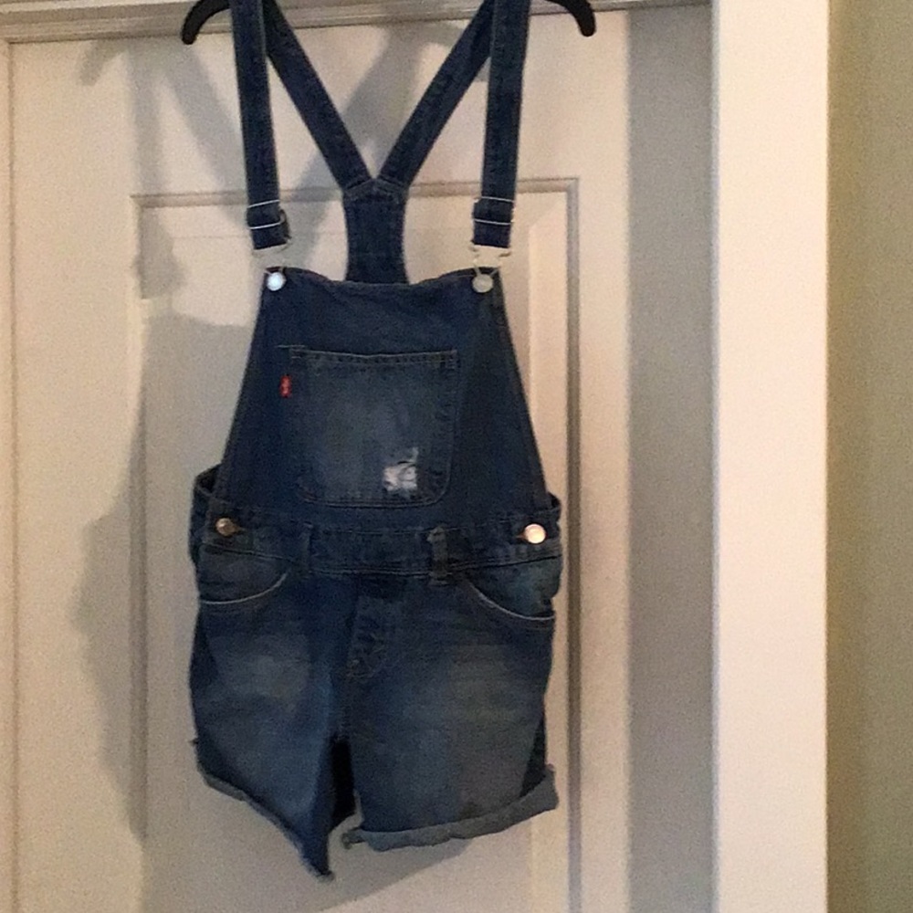 Girls Levi’s shortall; overall shorts 16 Reg.